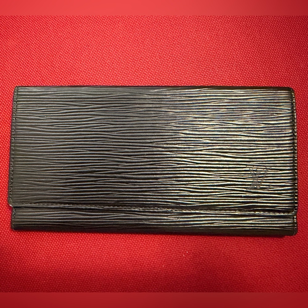 Authentic Louis Vuitton Epi leather long wallet